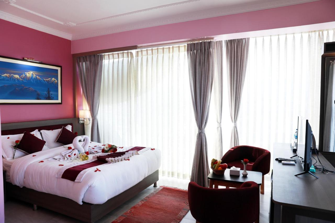 Hotel Task International Pokhara Eksteriør billede