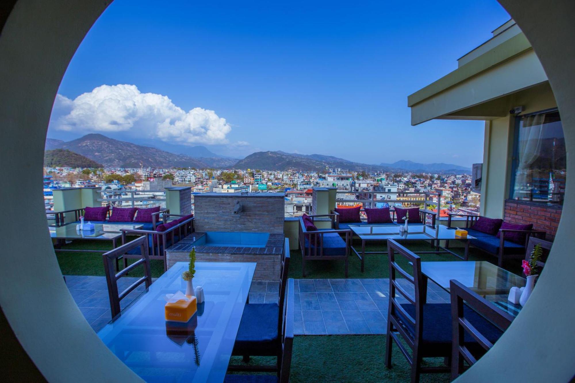 Hotel Task International Pokhara Eksteriør billede