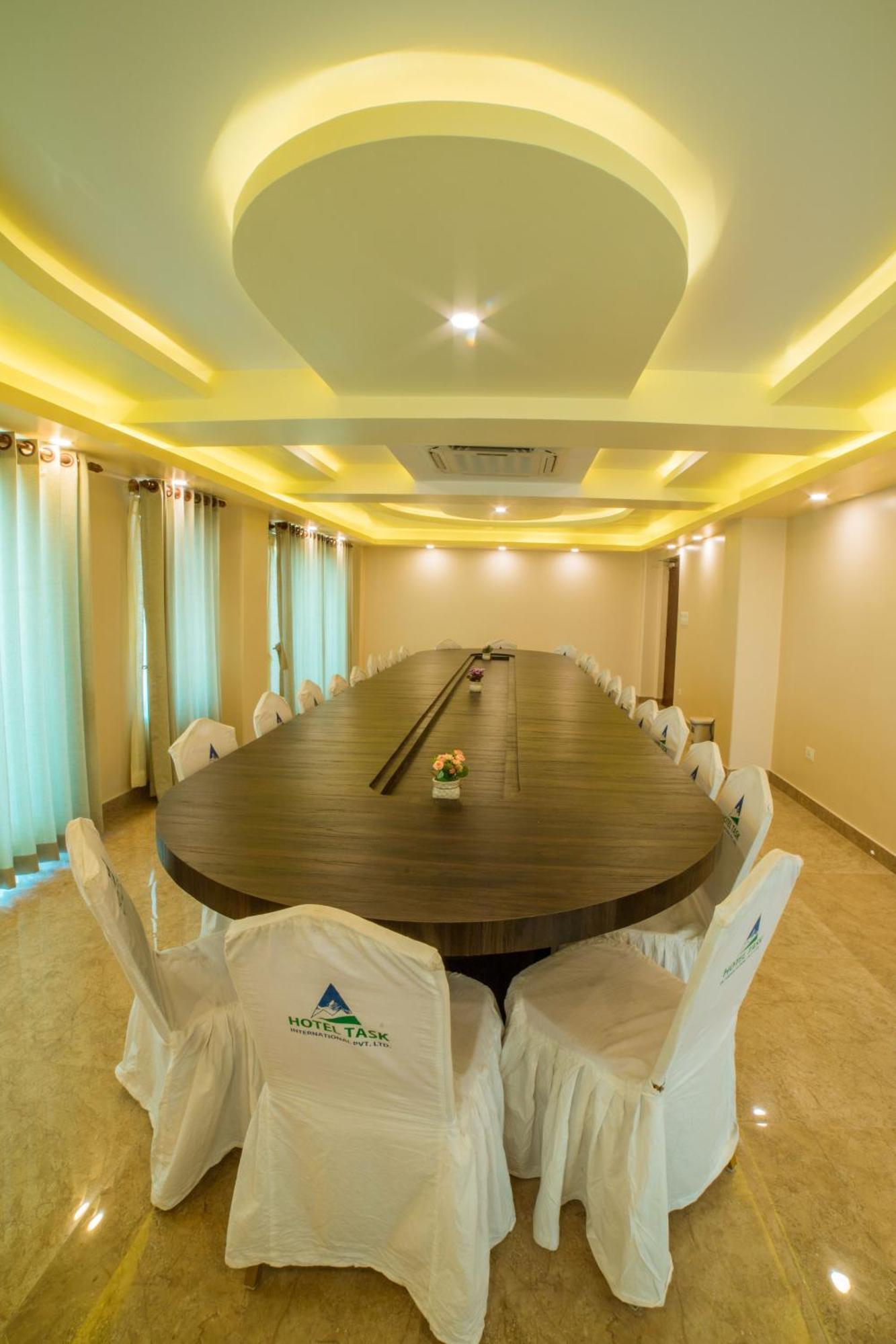 Hotel Task International Pokhara Eksteriør billede